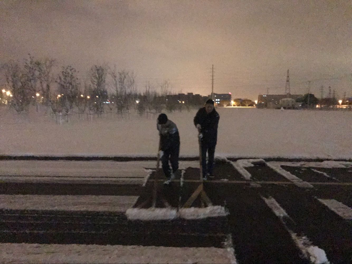 新客站鏟雪5.jpg 新客站鏟雪5.jpg