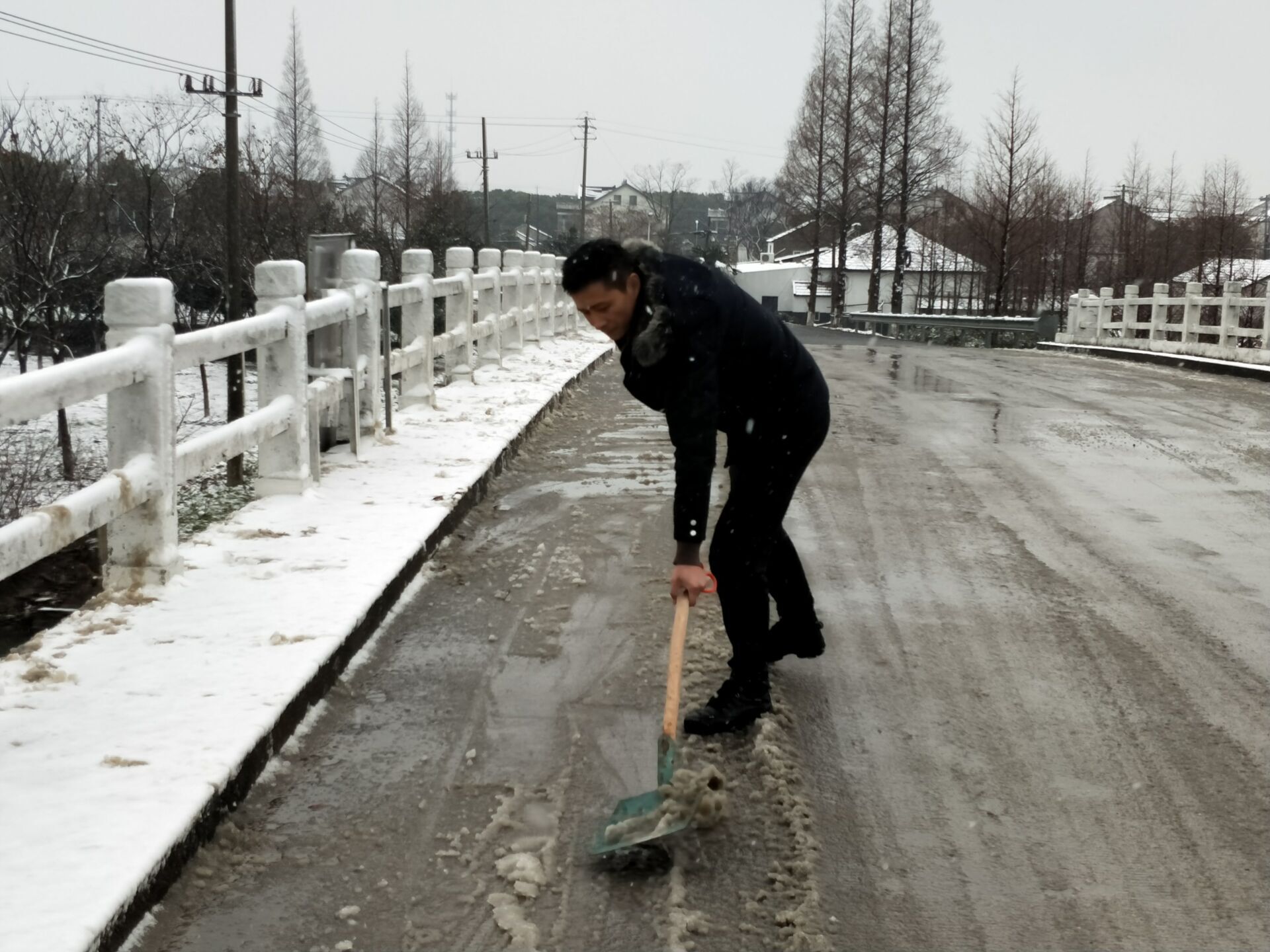 鏟雪.jpg 鏟雪.jpg