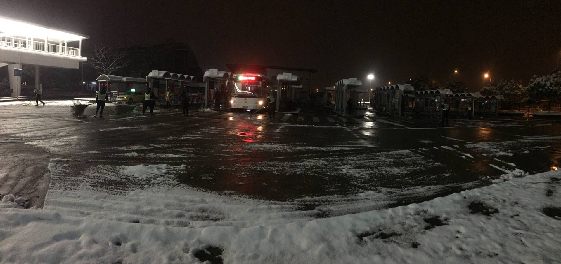 新客站鏟雪10.jpg 新客站鏟雪10.jpg